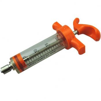 PLASTIC SYRINGE