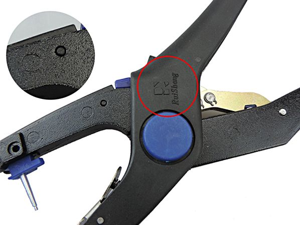 Ear tag applicator tool