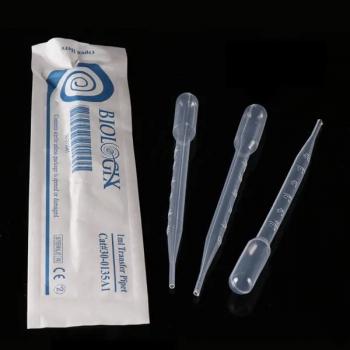 Plastic pipette